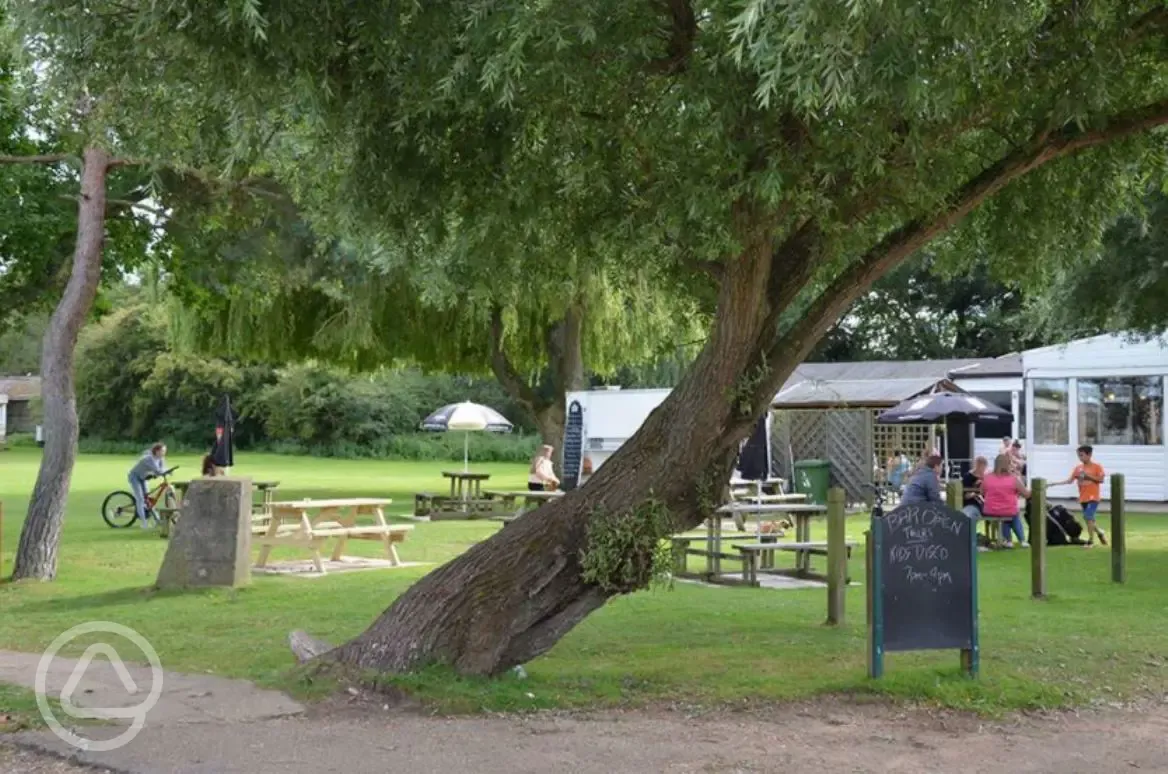 The Beaver's Retreat onsite clubhouse outdoor seating