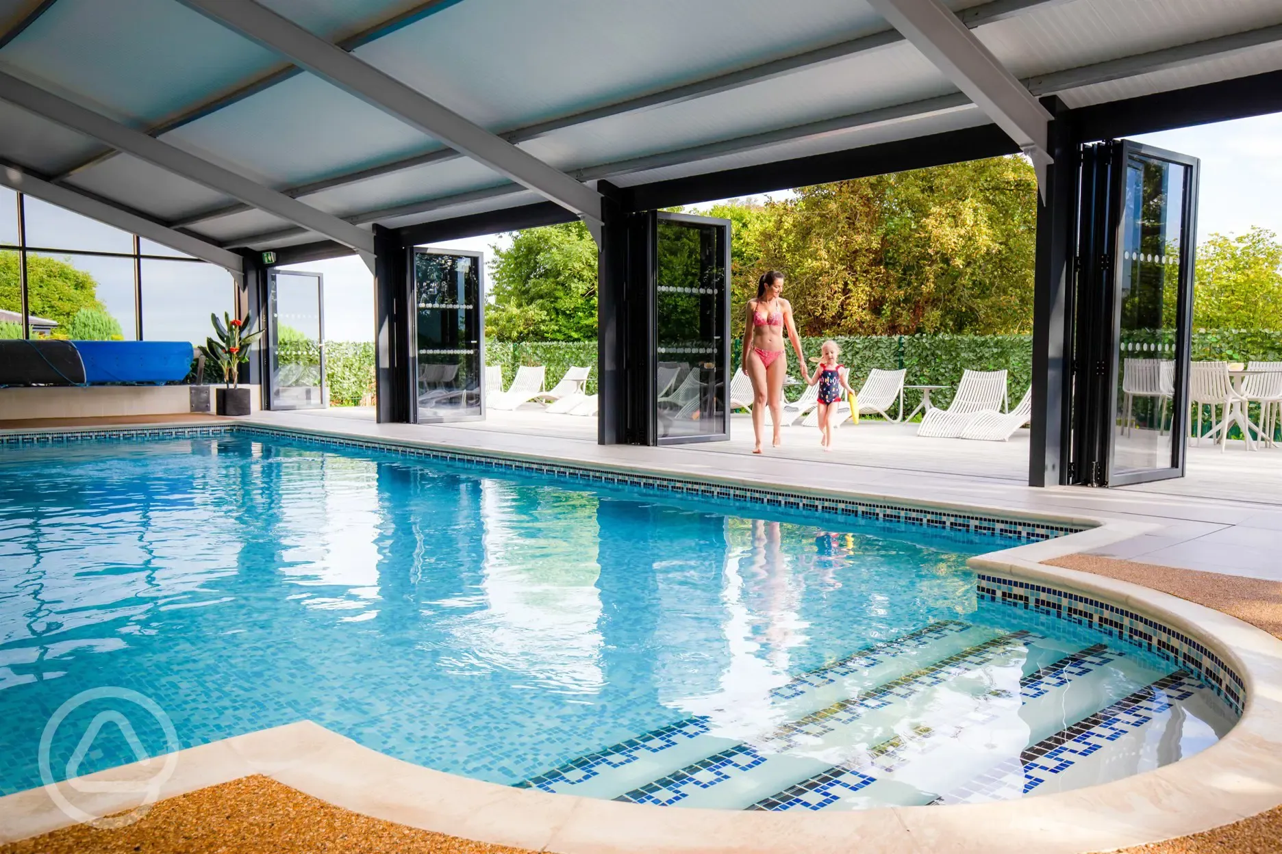 Indoor heated swimming pool, open February to November Indoor heated swimming pool, open February to November