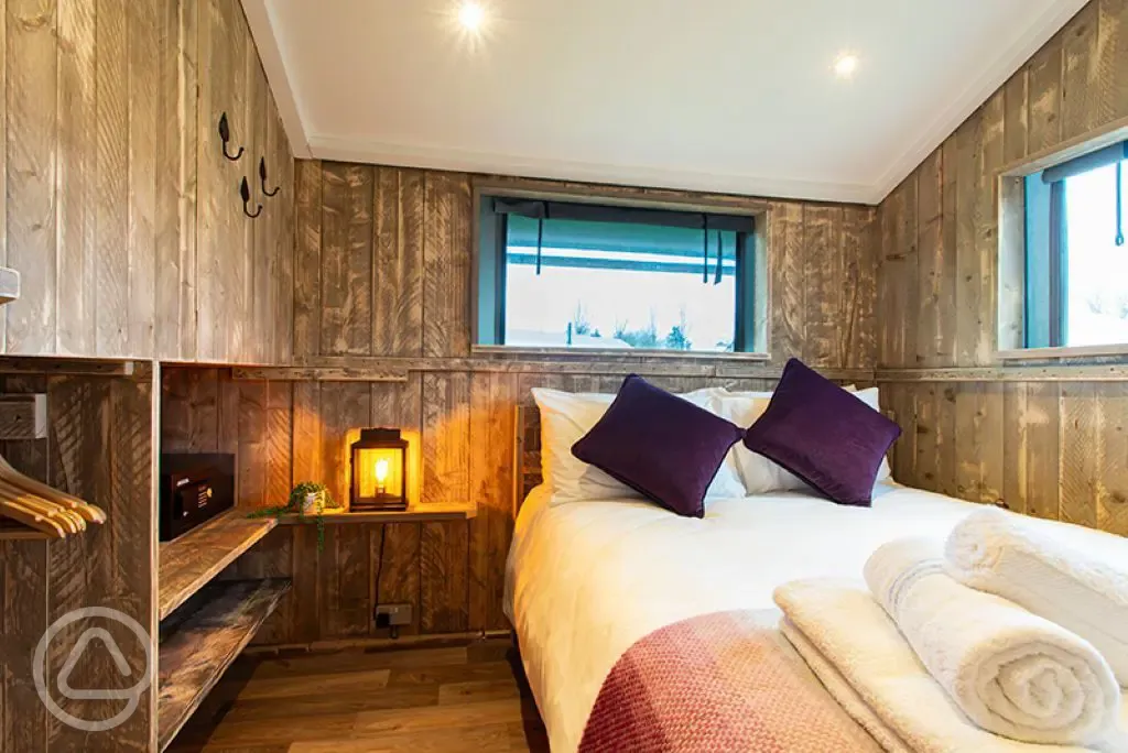 Safari Tent Plus double bedroom (bedding and towels provided)