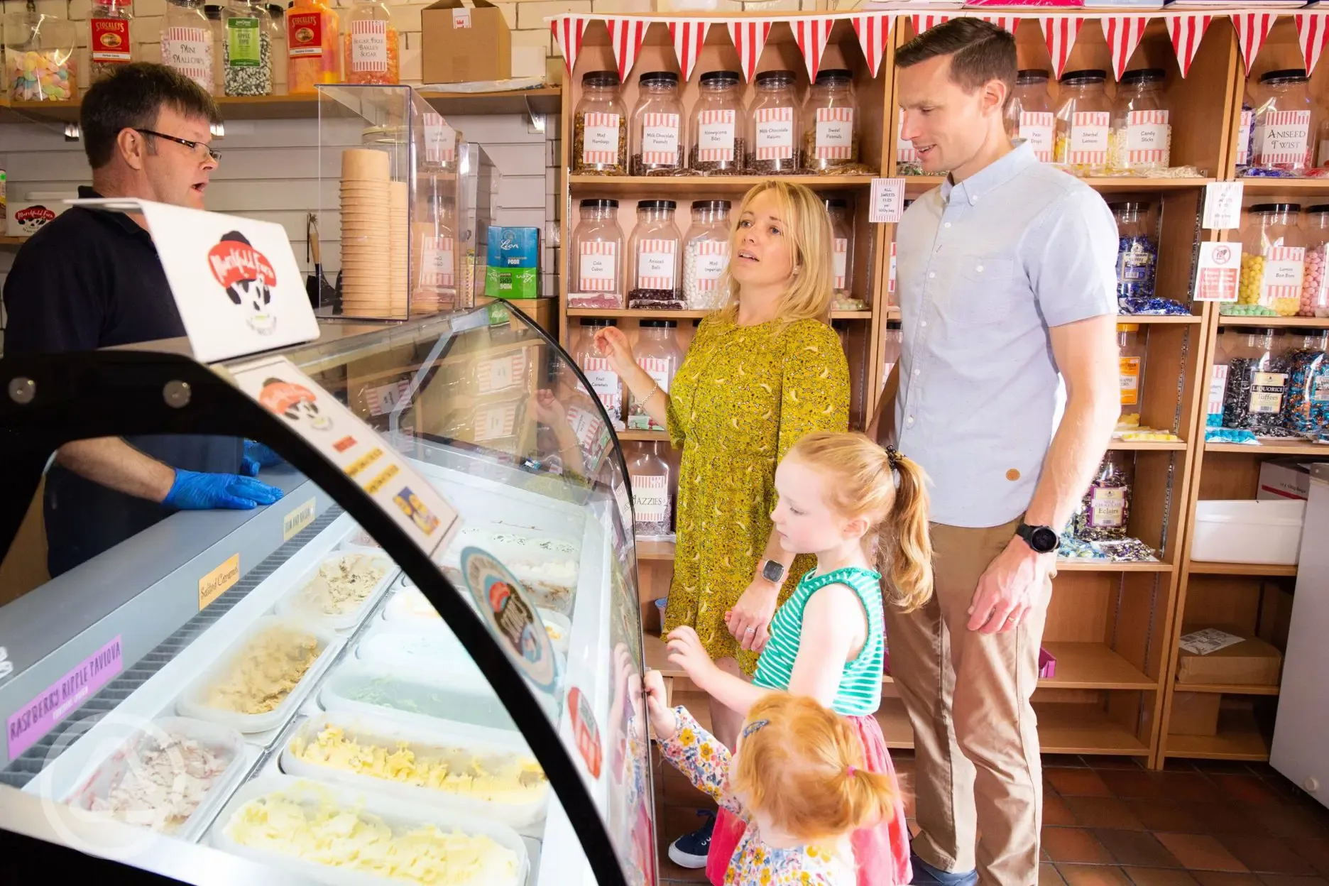 Onsite sweet shop with ice cream 