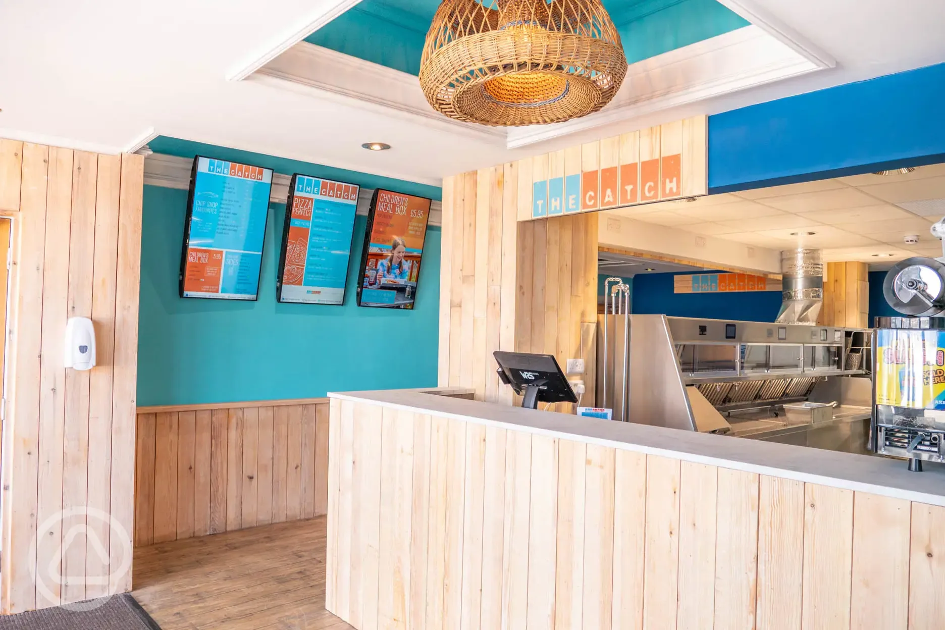 Catch takeaway offering chip shop favorites and pizza