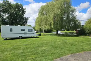 Stratford Parks Riverside Holidays, Stratford-Upon-Avon, Warwickshire (11.5 miles)