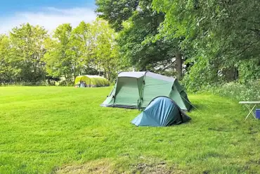 Non electric grass tent pitches