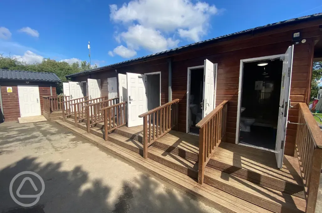 Facilities block at Herston Yards Farm