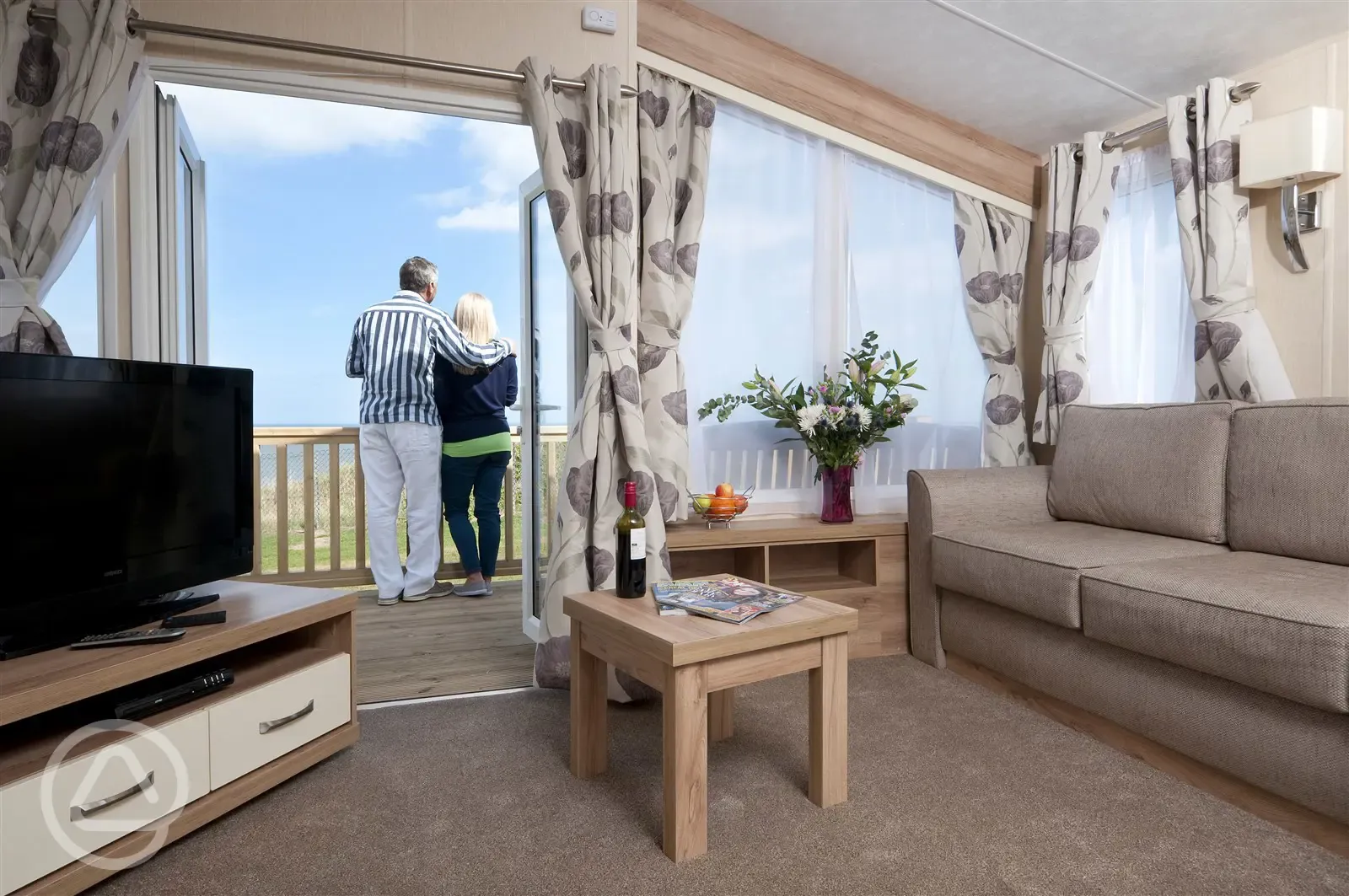 Holiday Homes to hire with sea views