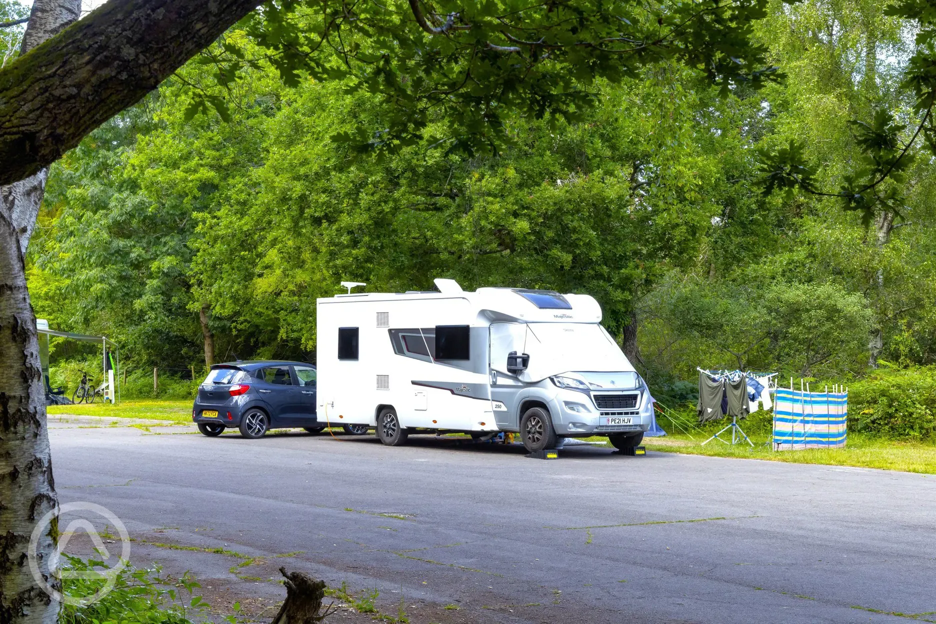 Electric hardstanding pitch