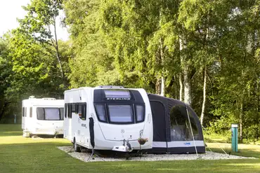 Fully serviced grass or gravel pitches (type A)