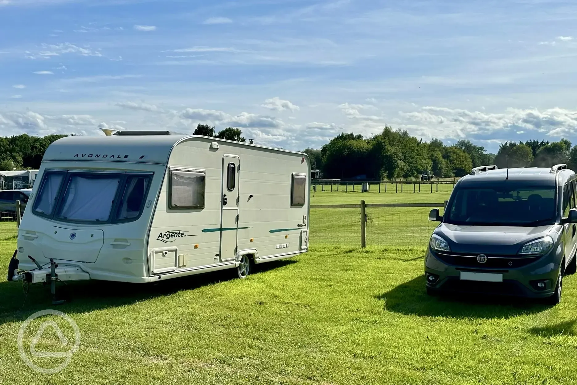 Small non electric grass pitches -Top Field Unit A Pet Free