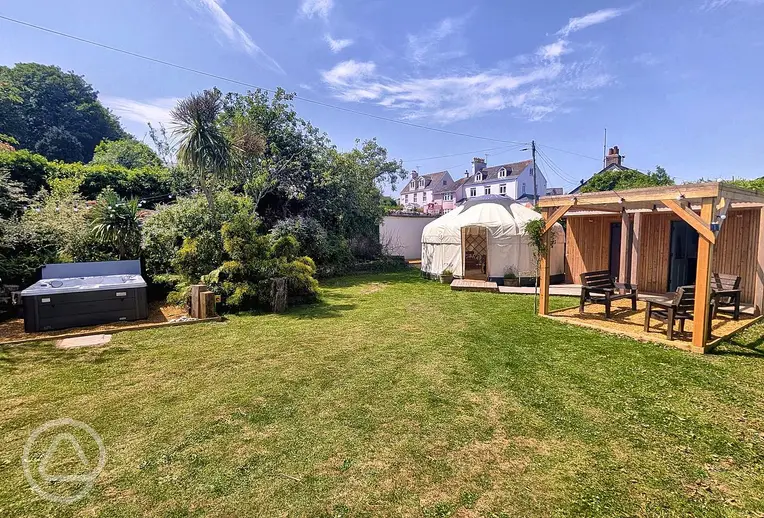 Yurt with garden and hot tub