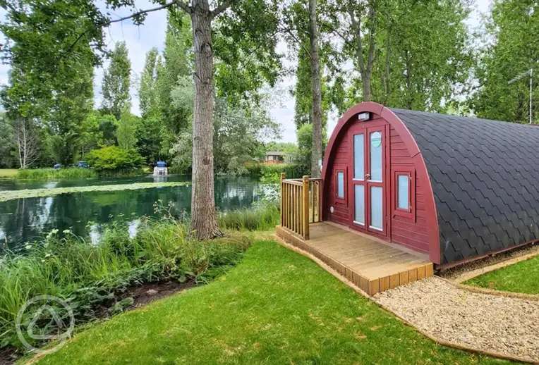 Lakeside ensuite pod exterior with views of Kingfisher Lake