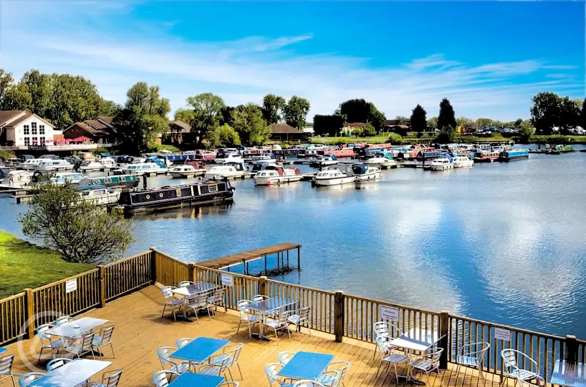 Lakeside setting and restaurant 