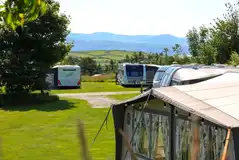 Hardstanding pitches with Snowdonia (Eryri) mountain views