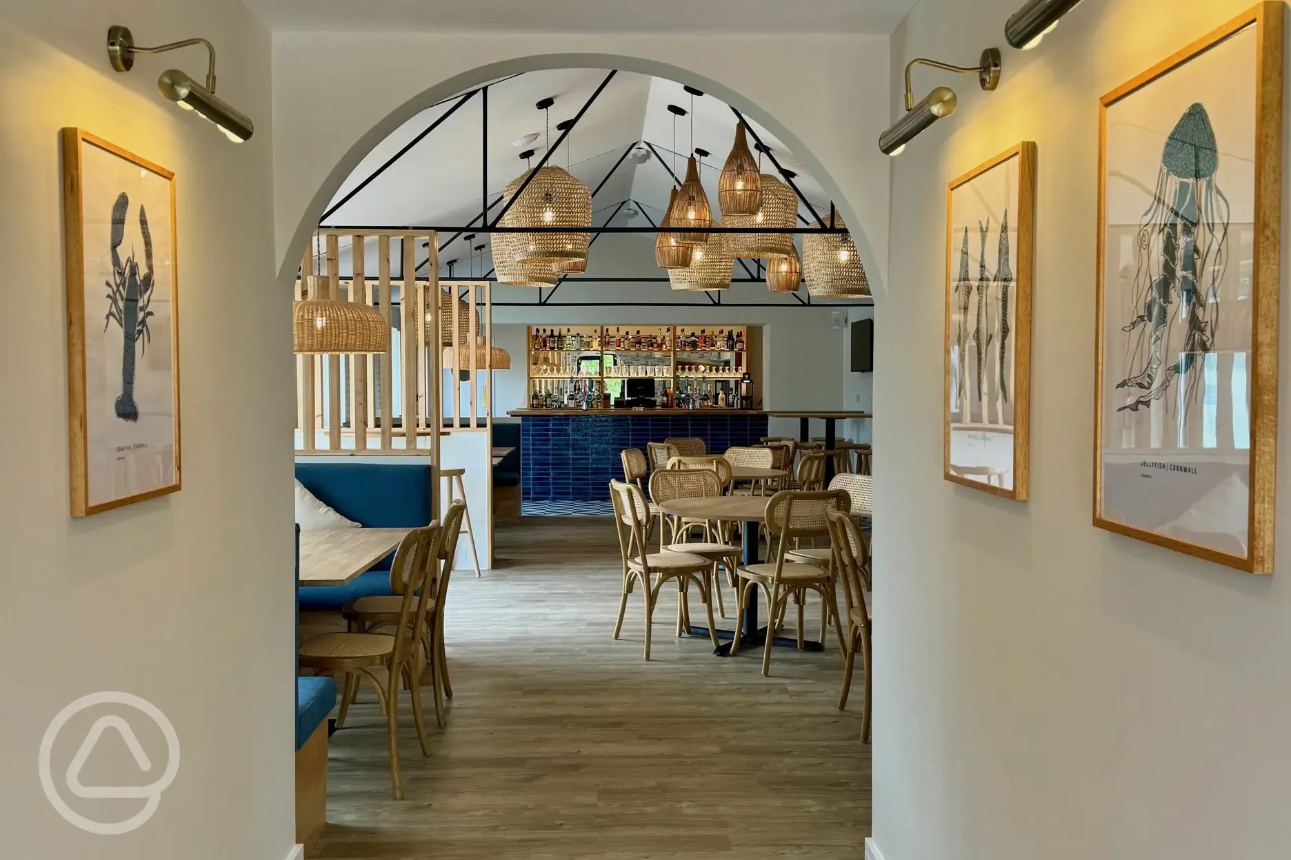 Surfrider bar (open during summer)