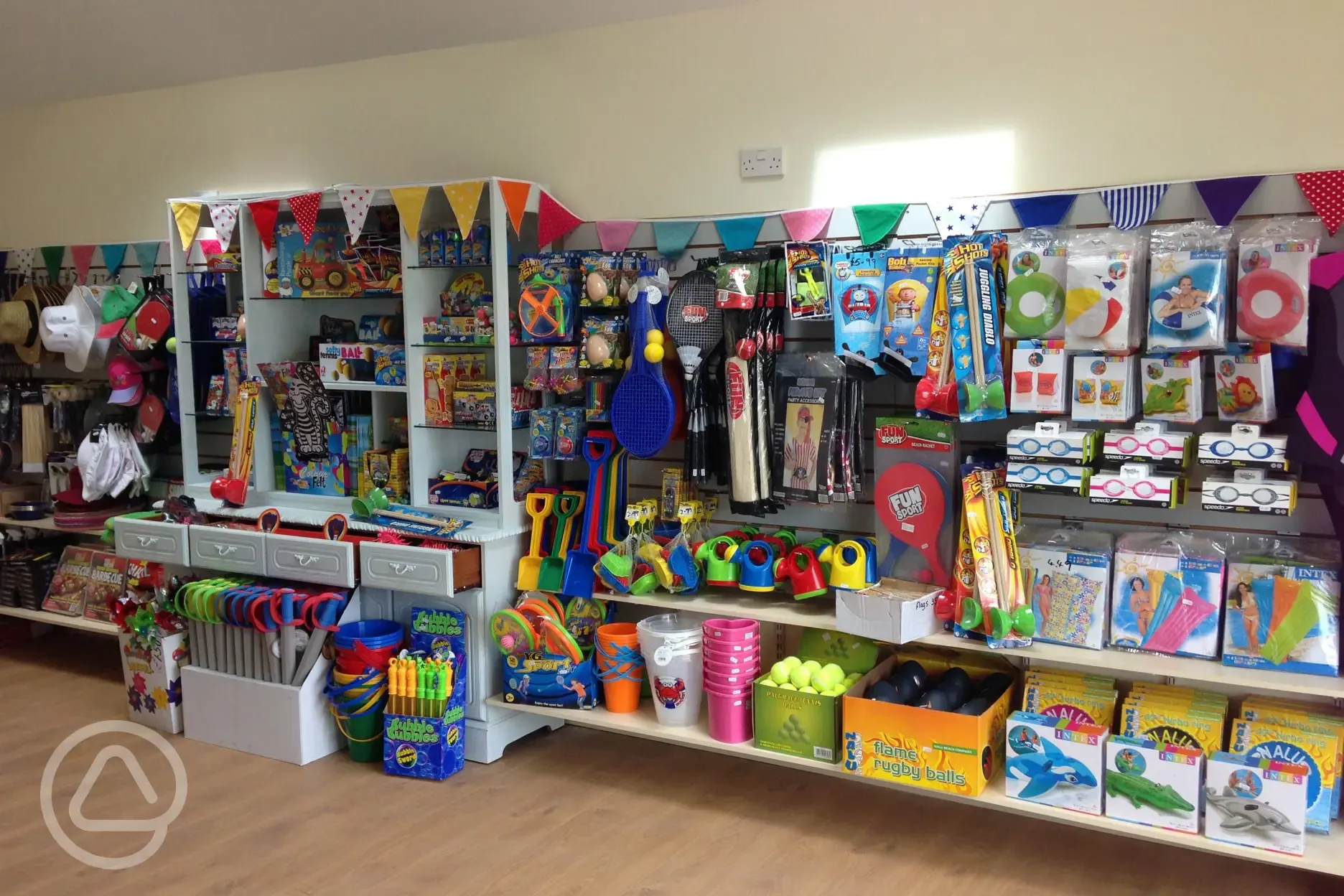 Shop offering essentials, gifts and pastries