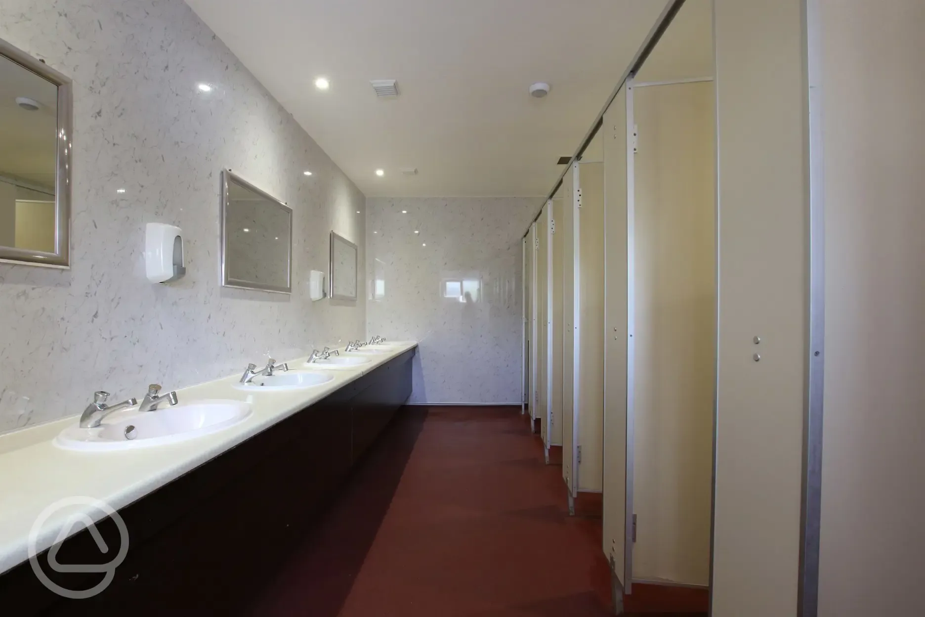 Campsite toilets (open 24/7 and heated)