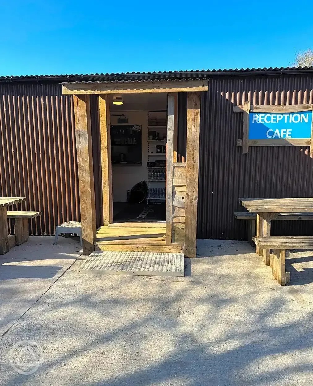 Reception and cafe