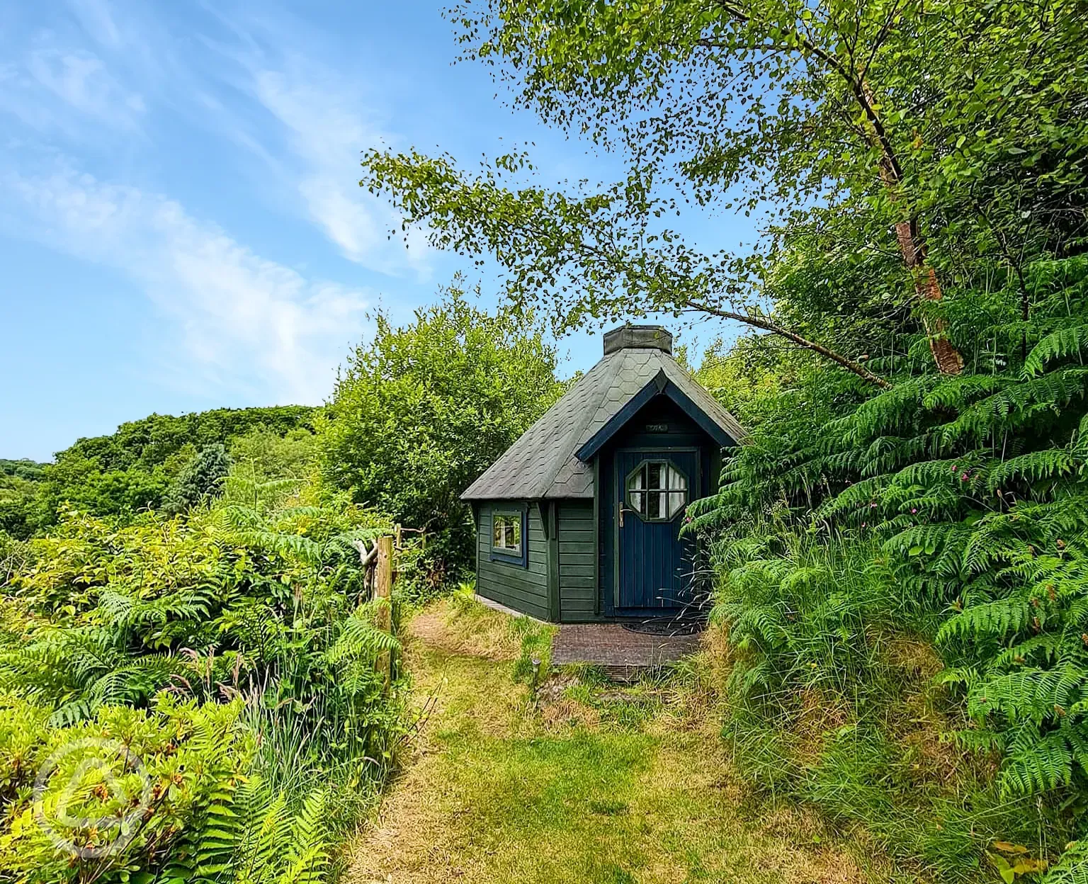 Hobbit hut exterior