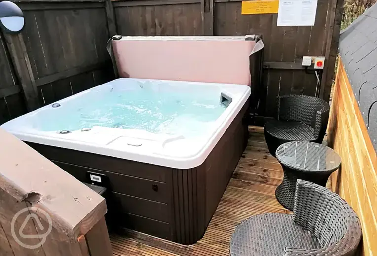 Hot tub 