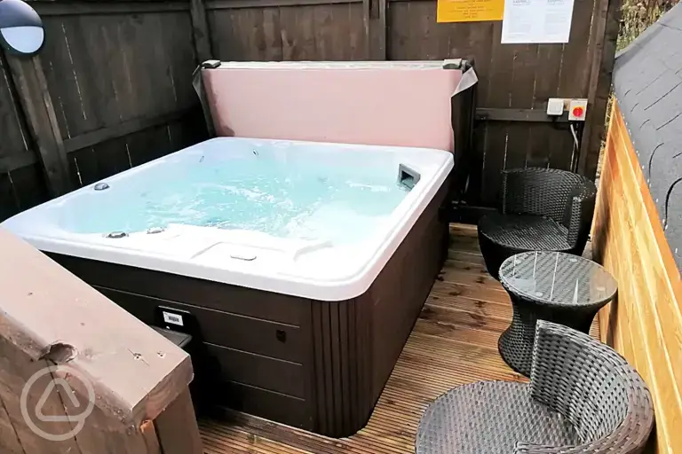 Hot tub 
