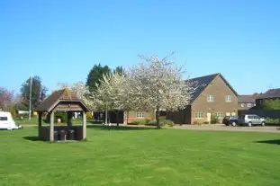 Bridge Villa Camping and Caravan Park, Wallingford, Oxfordshire (0.7 miles)