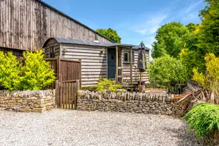 Brosterfield Farm, Foolow, Derbyshire (4.5 miles)