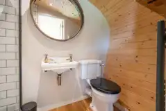 Meadow View glamping cabin ensuite toilet and handwashing sink
