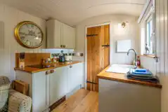 Bertie's Retreat kitchen area with an electric hob kettle, and toaster