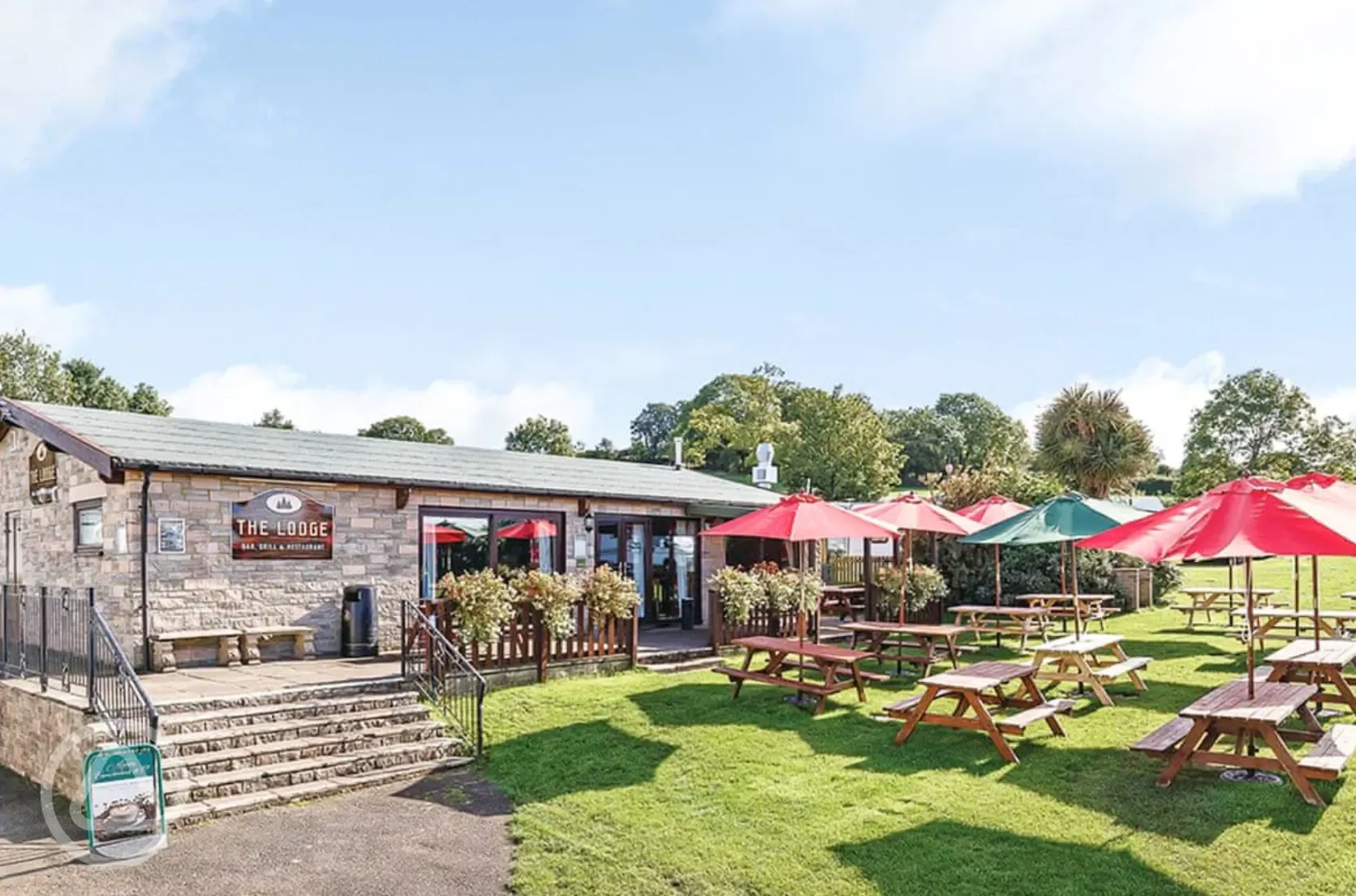 The Lodge Cafe Bar and Restaurant with drinks, homemade dishes and entertainment