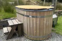 Cwt Coch shepherd's hut and hot tub
