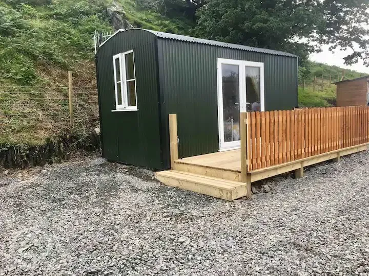 Cwt Melyn shepherd's hut