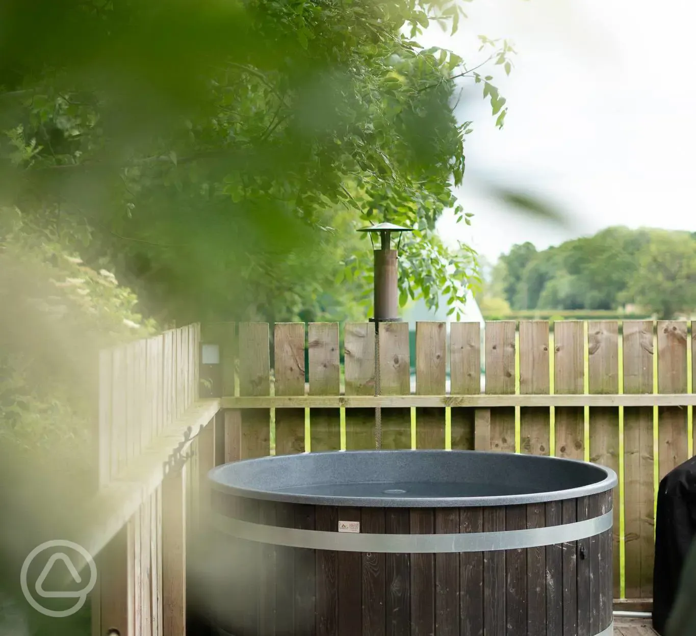 Hill Farm geodome- Nashira hot tub