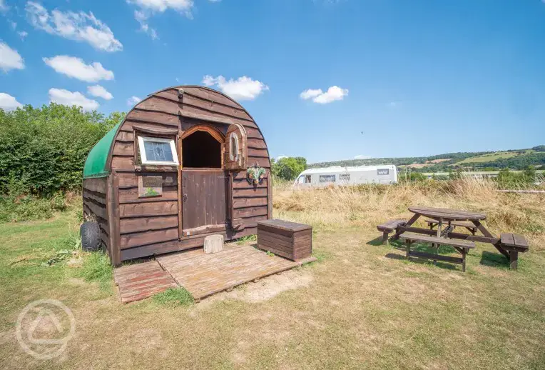 Jeremy Fisher shepherd's hut pod with decking and a picnic table (3.5m x 5.5m)