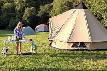 Non electric wild grass pitches