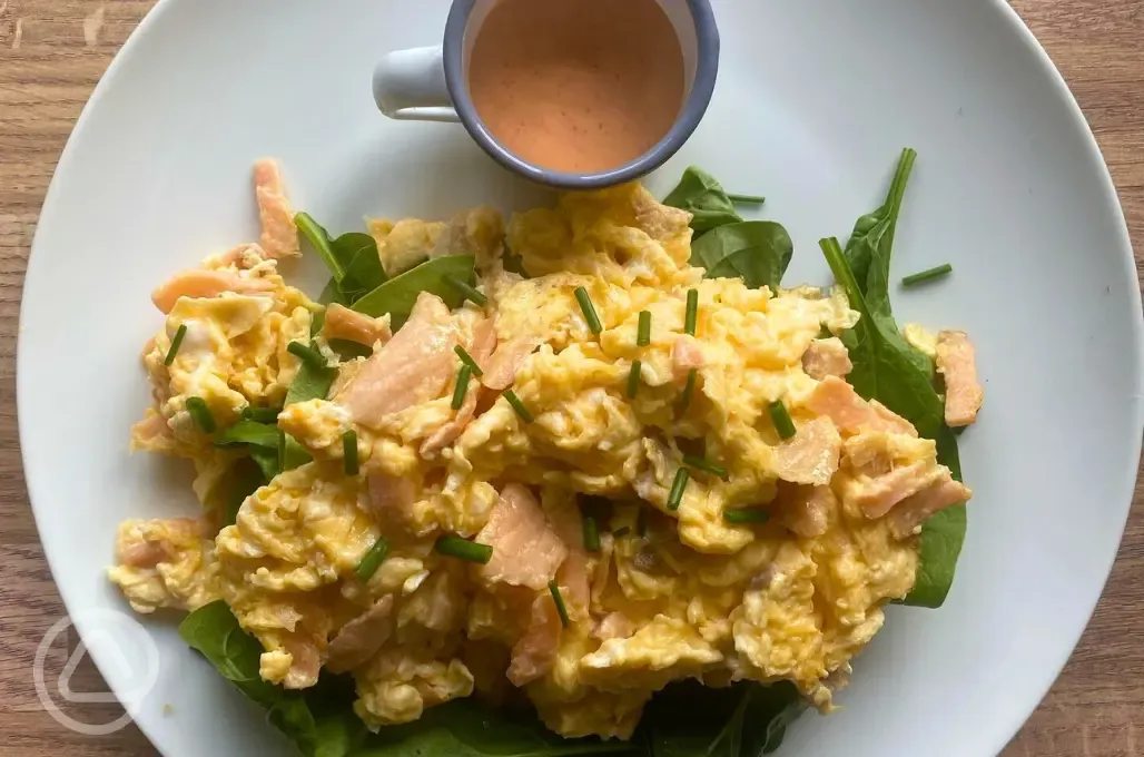 Scrambeled freerange eggs and smoked salmon