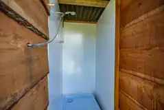 The Swaledale shepherd's hut private shower