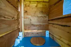 The Swaledale shepherd's hut private eco toilet