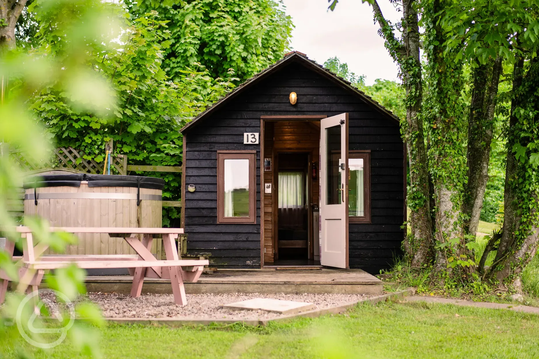 Shieling cabins with hot tubs