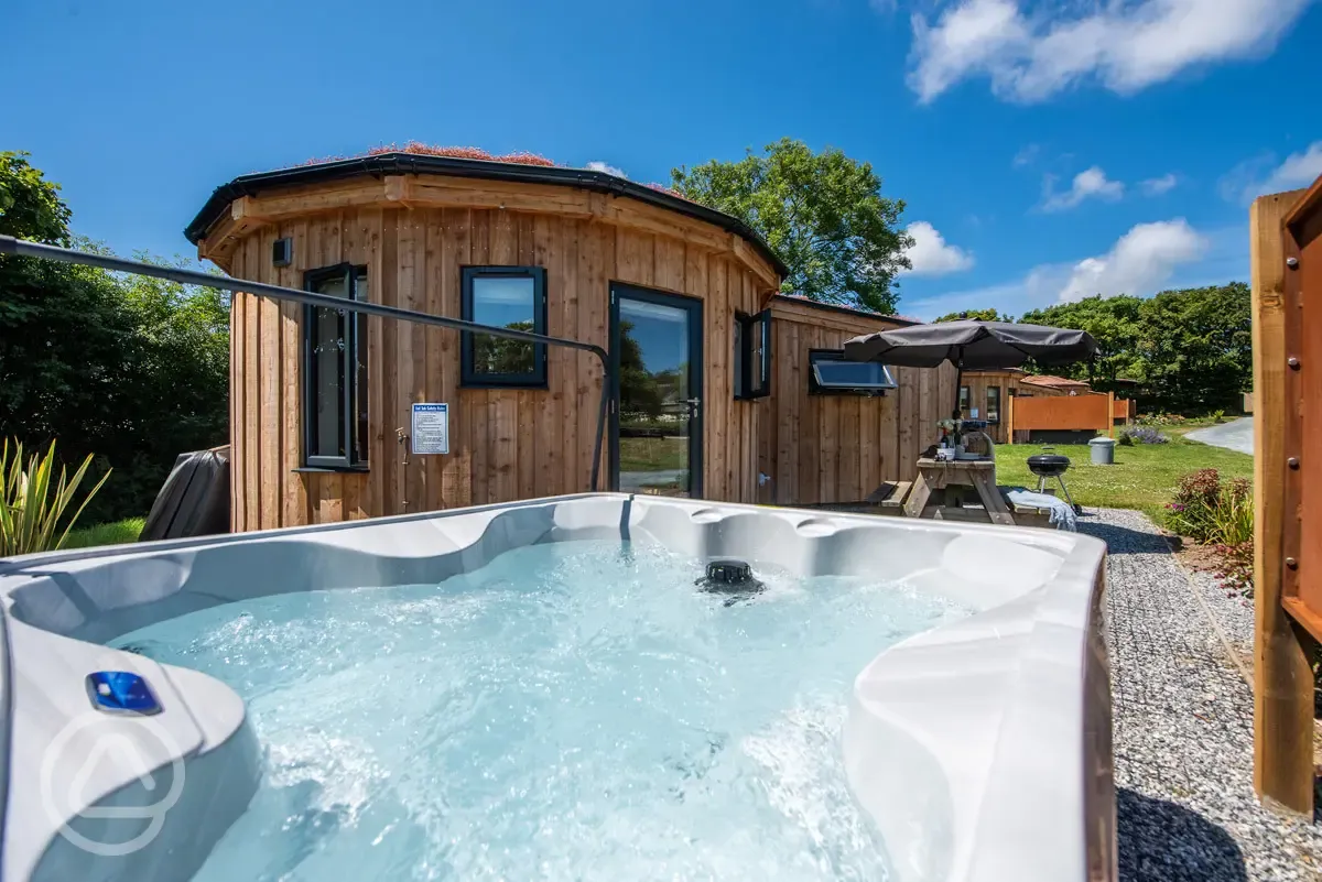 Stand Alone Roundhouse hot tub