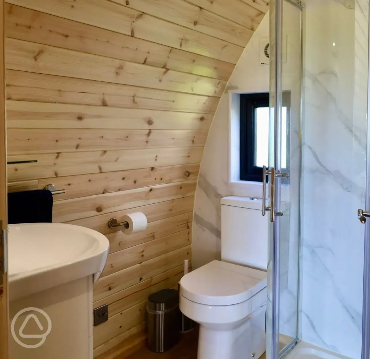 Glamping pod ensuite