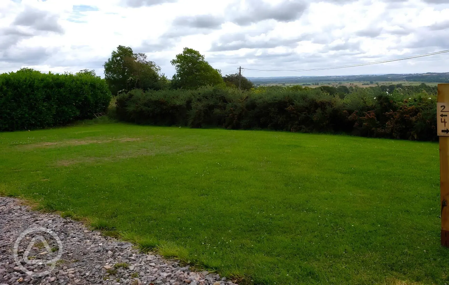 Non electric grass tent pitches