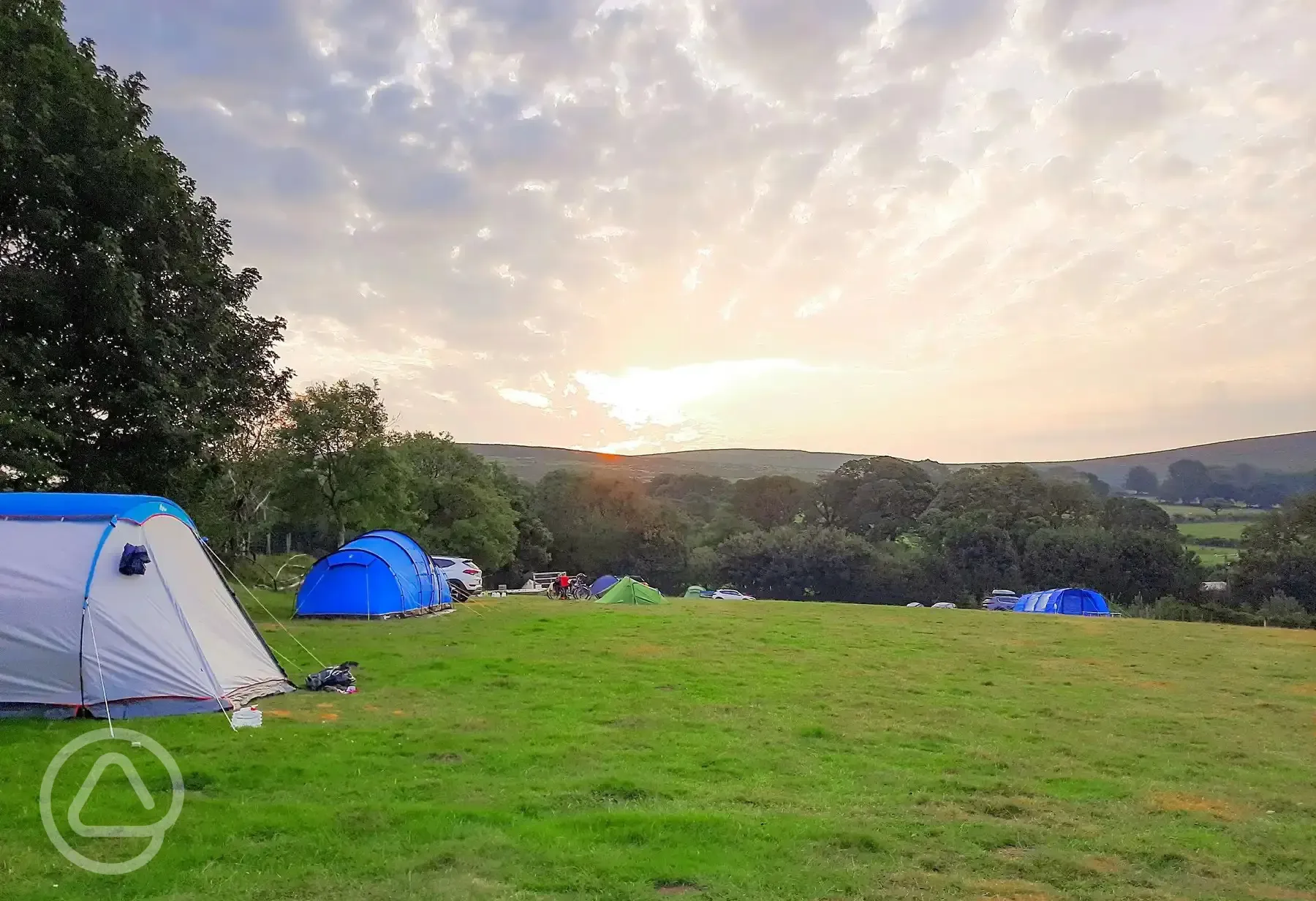 Non electric grass tent pitches 