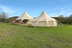 Plus deluxe belle tent with square hot tub