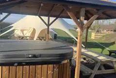 Plus Deluxe Lotus Belle Tent outdoor area