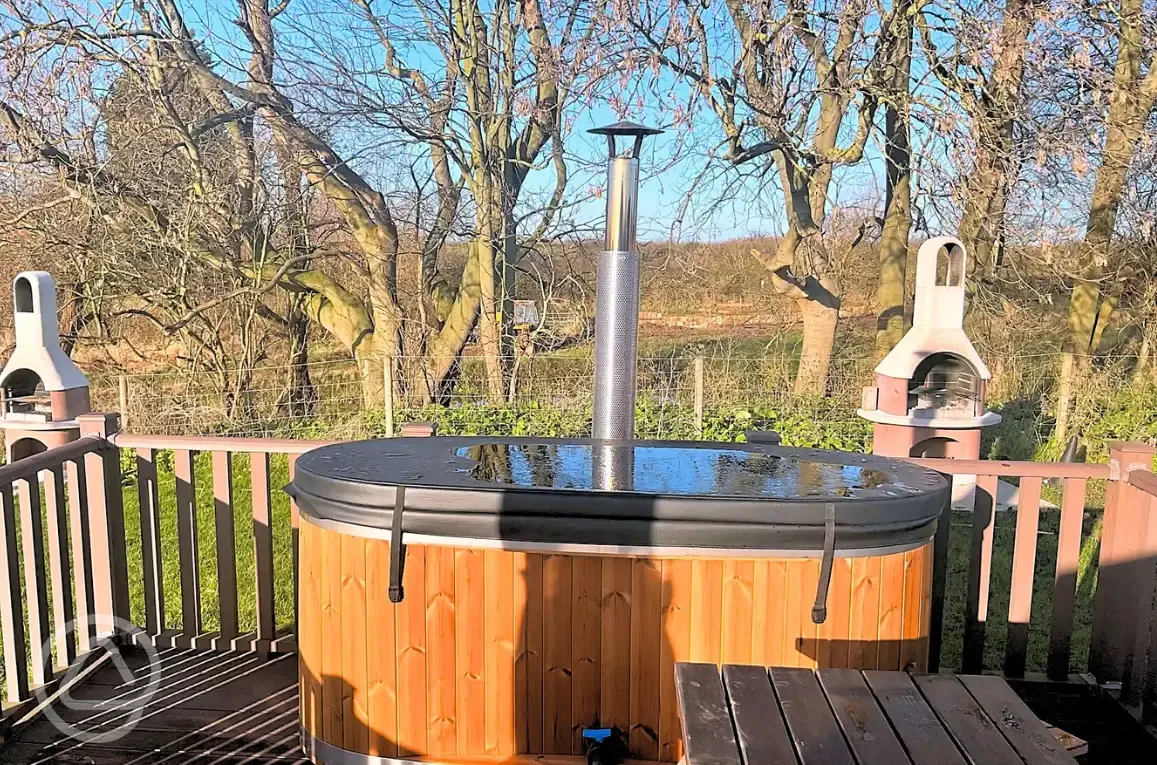 Plus camping pods hot tub