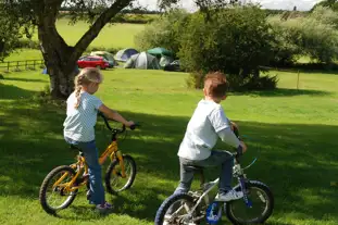Home Farm, Stillingleet, York, North Yorkshire (5.8 miles)