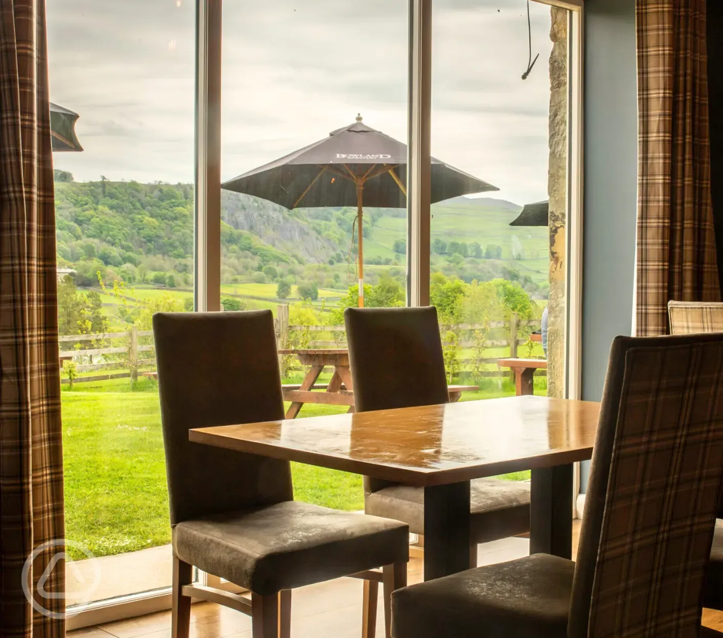 The Knight's Table cafe and restaurant seating