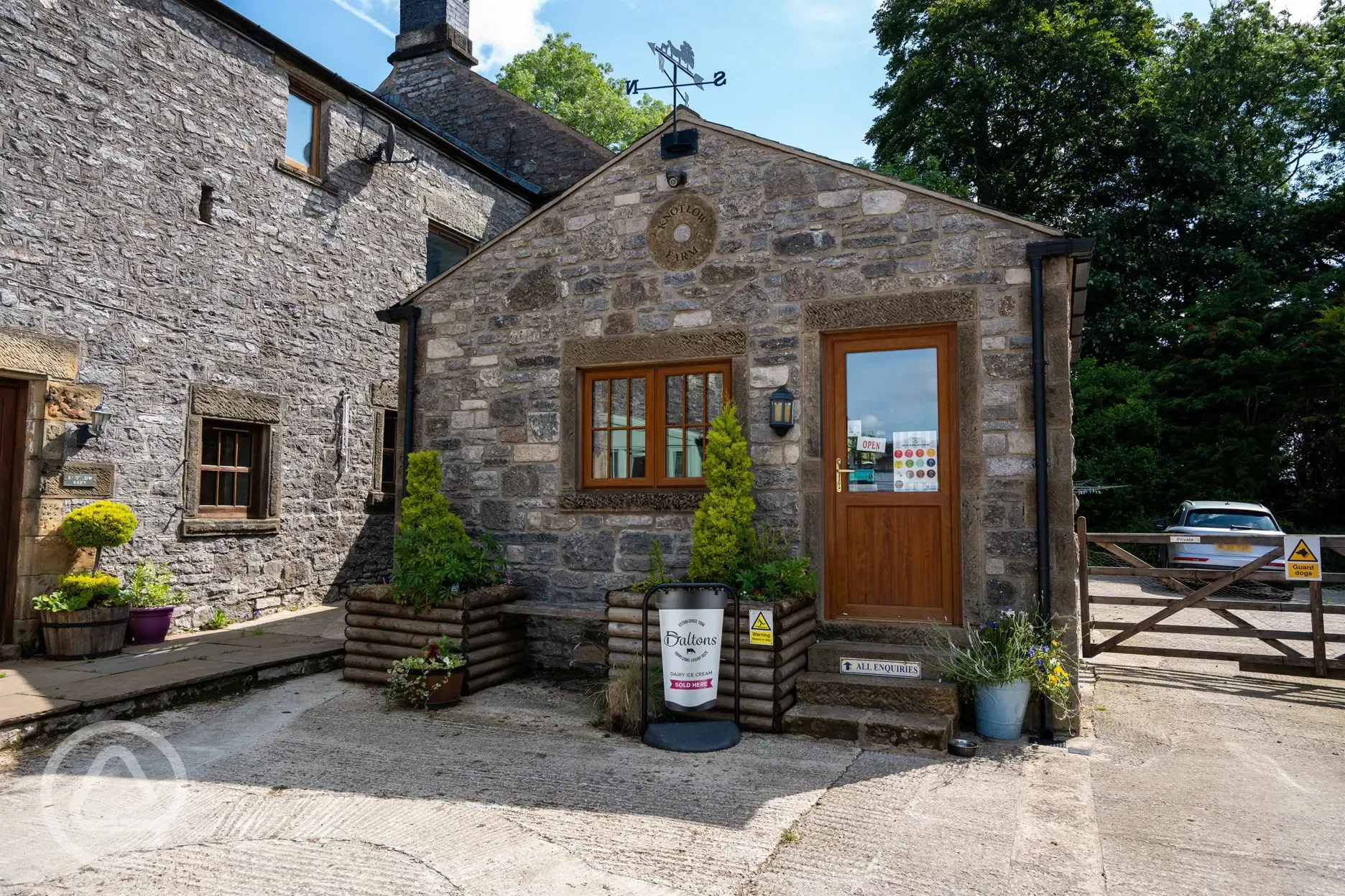 Reception, open 8am to 8pm, April to September