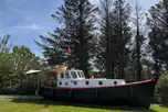 Glamping sailing boat with a wood-fired hot tub