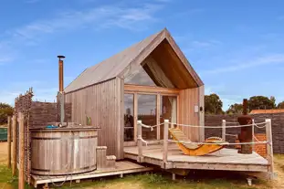 Lee Wick Farm Cottages and Glamping, St Osyth, Clacton-on-Sea, Essex (5.4 miles)