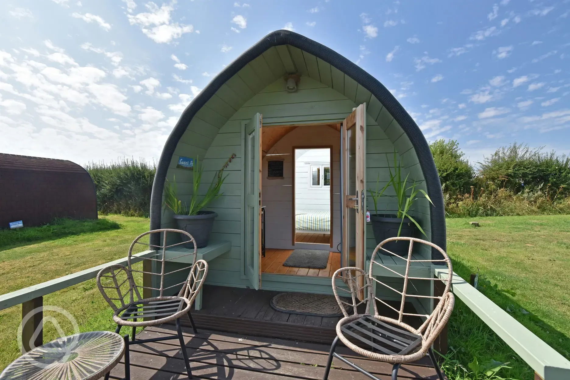 Sweet Pea glamping pod 